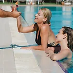 Acroter מלון דטקה