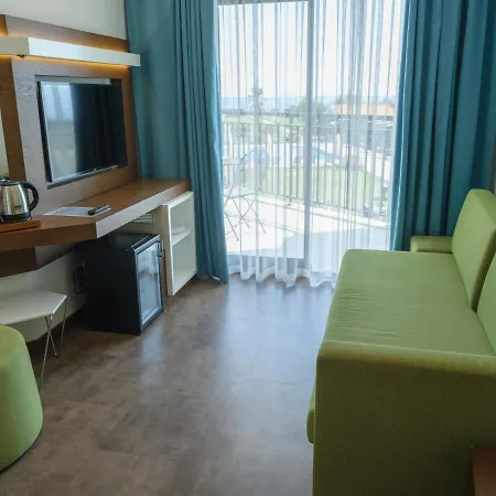 Hotel Acroter & 4*
