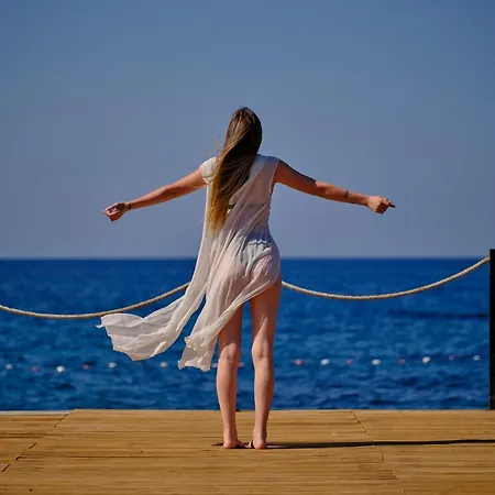 Acroter Отель 4*