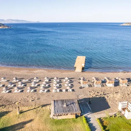 Acroter Hotel