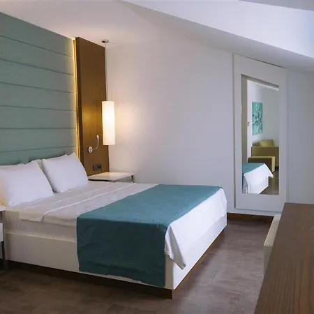 Acroter Hotel 4*