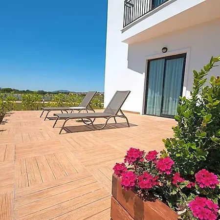 Acroter & Hotel 4*